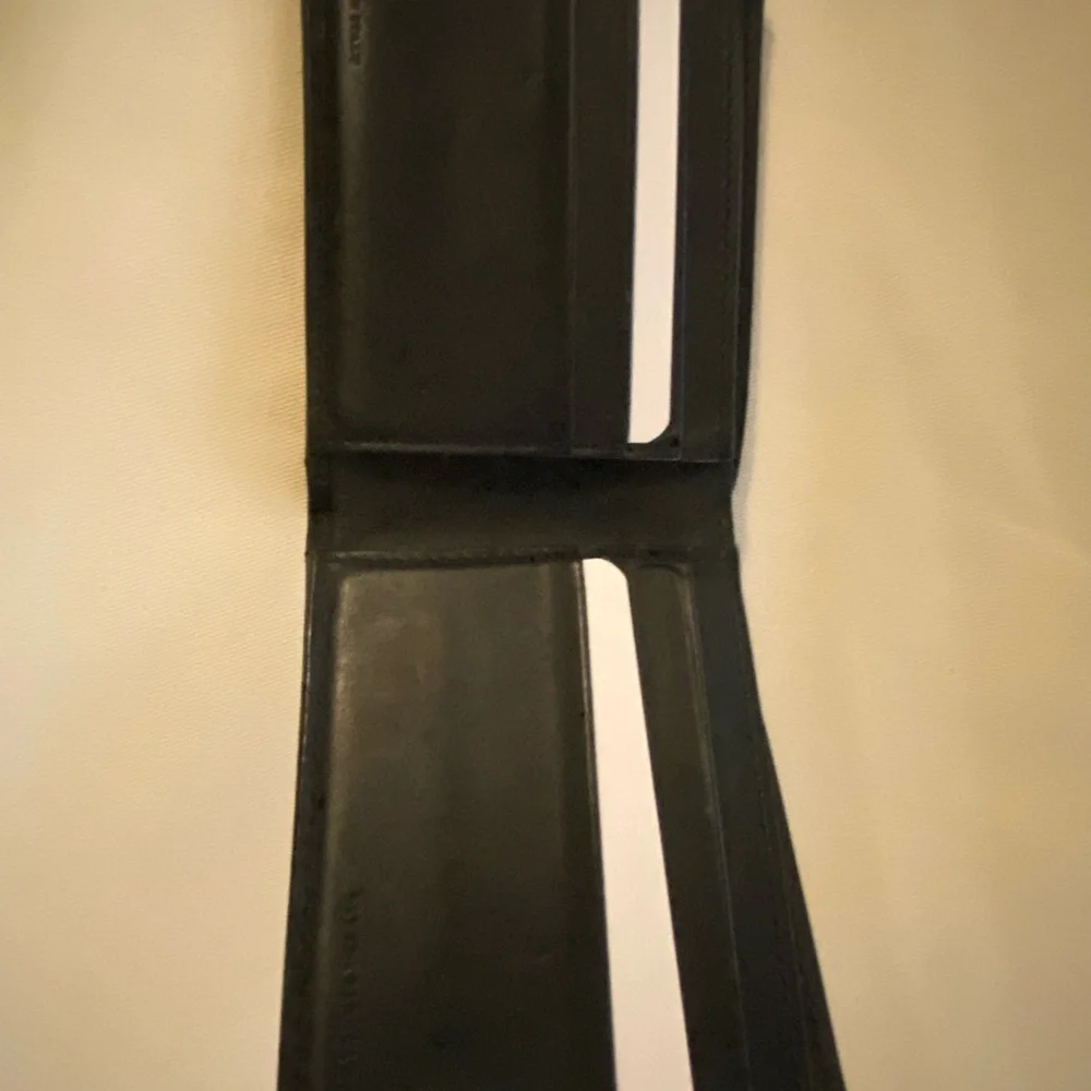 Burberry Black Leather Wallet - Picture 2 of 7